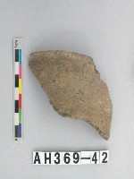 藏品(灰色夾砂陶口緣)的圖片